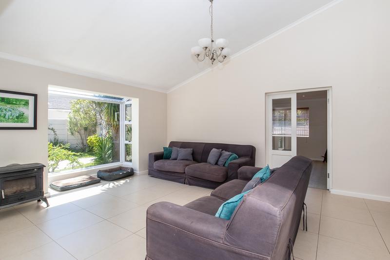 3 Bedroom Property for Sale in Constantia Western Cape